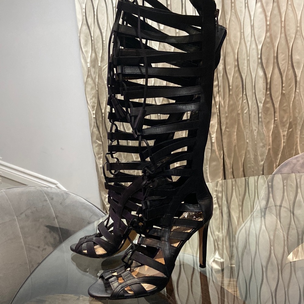 Womens shoes VINCE CAMUTO in size 7.5